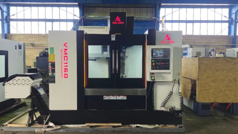 photo_2025-12-15_12-43-51-1-scaled-1.jpeg نمای کلی فرز CNC چهار محور میل آرم مدل Millarm VMC1160