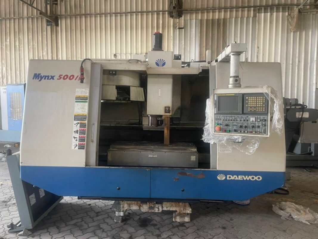 نمای نزدیک فرز CNC سه محور دوو مدلDaewoo Mynx 500/50